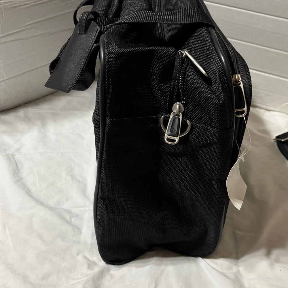 Samsonite Tessera boarding bag with shoulder strap and sleeve. NWT